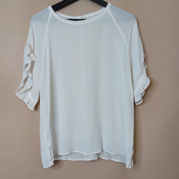 Mustard Seed short sleeve blouse with ruffle detail - Picture 1 of 7